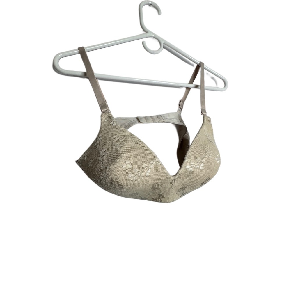 Warner's Floral Lace Bra in Cream